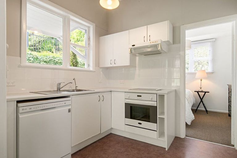 Photo of property in 25 Totara Street, Eastbourne, Lower Hutt, 5013