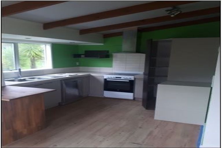 Photo of property in 4a St James Avenue, Helensville, 0800