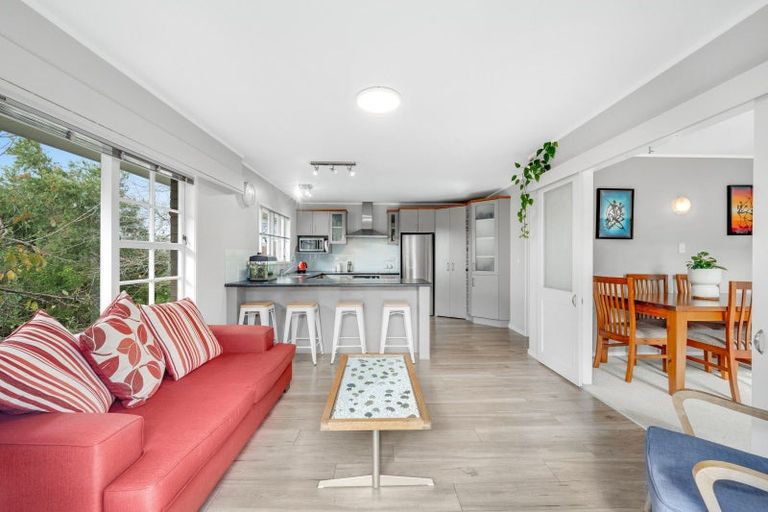 Photo of property in 32 Harford Place, Pakuranga Heights, Auckland, 2010