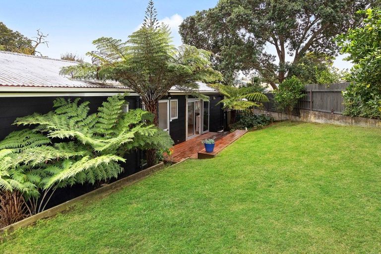 Photo of property in 150 Seabrook Avenue, New Lynn, Auckland, 0600