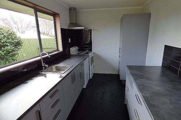 Photo of property in 2/48 Linwood Avenue, Linwood, Christchurch, 8011