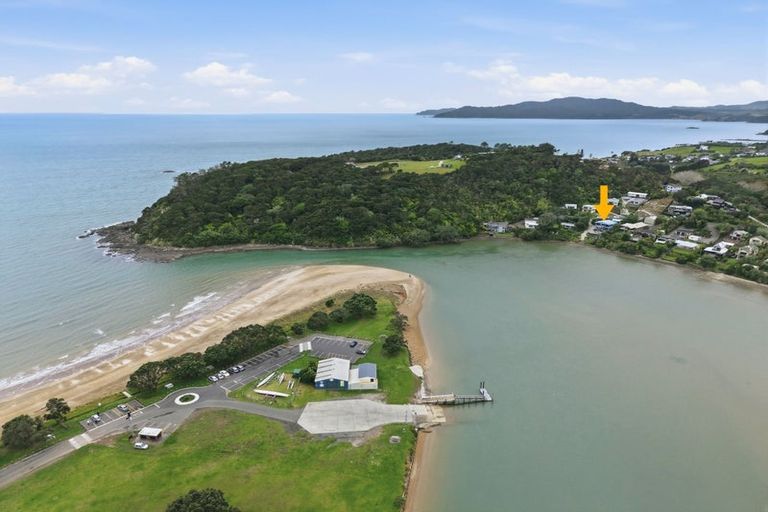 Photo of property in 16 Bush Point Road, Cable Bay, 0420