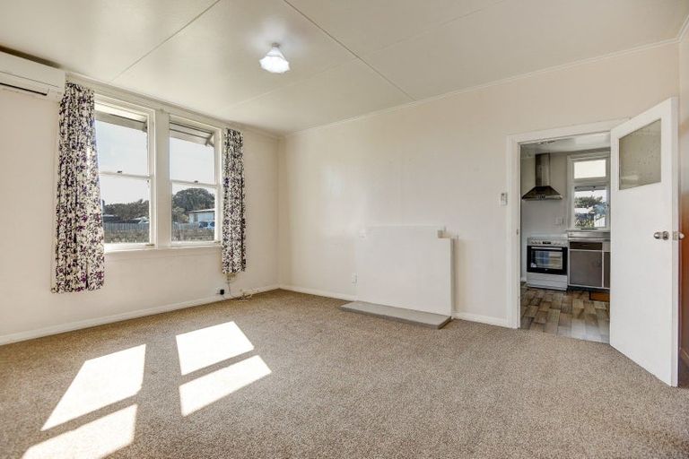 Photo of property in 18 Cornfoot Street, Castlecliff, Whanganui, 4501