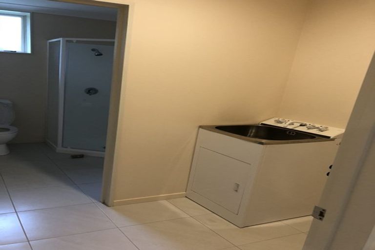 Photo of property in 16 Kokiri Street, Te Atatu South, Auckland, 0610