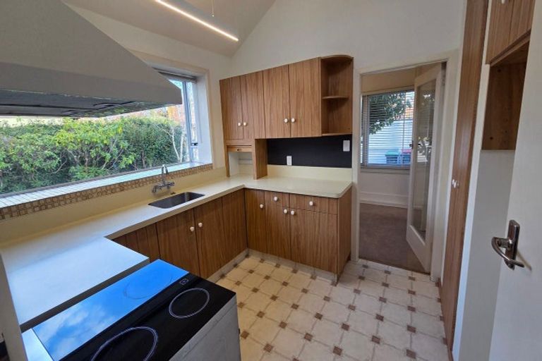 Photo of property in 2/18 Maidstone Road, Ilam, Christchurch, 8041