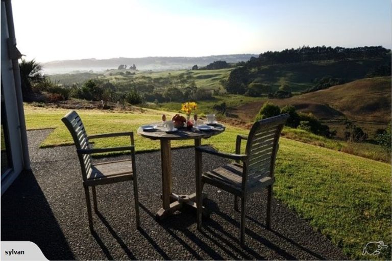 Photo of property in 341 Rimmer Road, Helensville, 0875