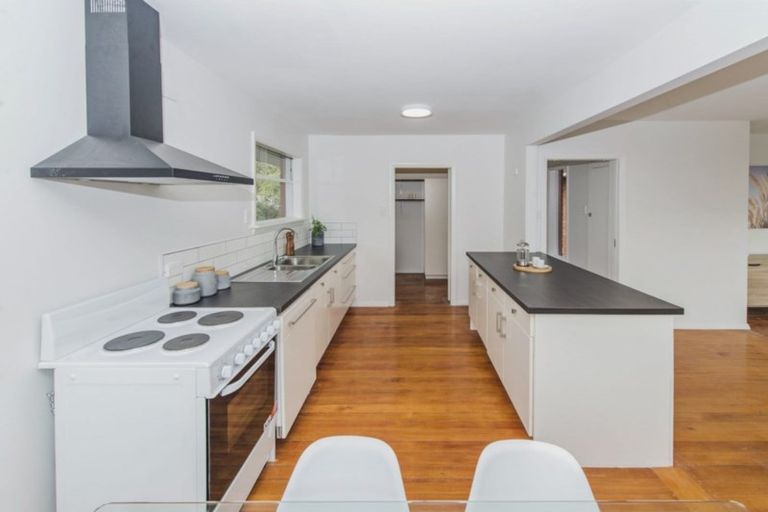 Photo of property in 11 Flinders Road, Heathcote Valley, Christchurch, 8022