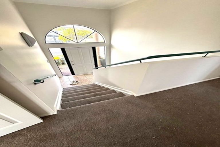 Photo of property in 14 Arrowsmith Drive, Clover Park, Auckland, 2019