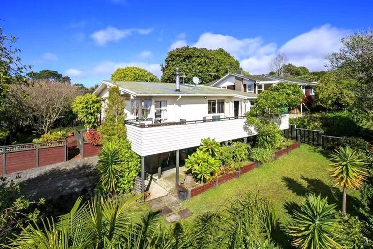 Photo of property in 1 Rosalind Road, Glenfield, Auckland, 0629