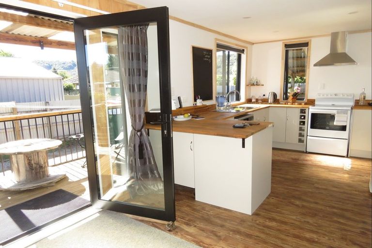 Photo of property in 1 Racecourse Road, Reefton, 7830