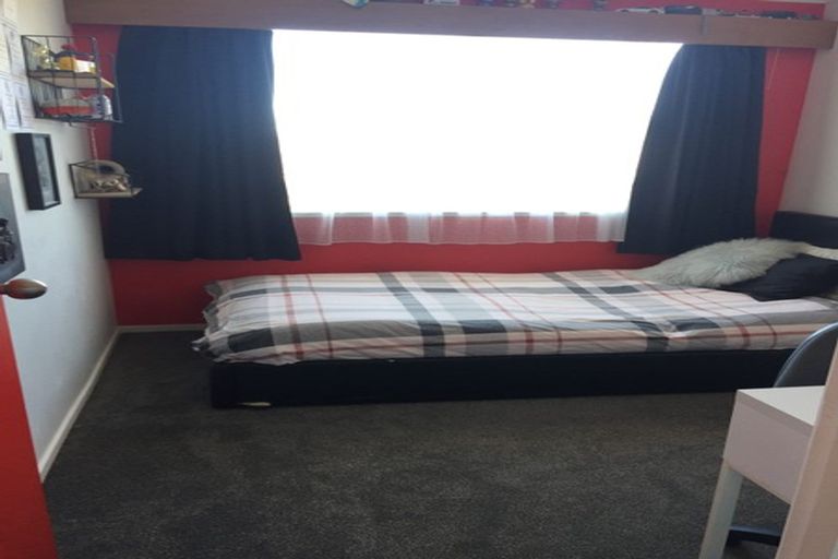 Photo of property in 57 Fairmount Road, Titirangi, Auckland, 0604