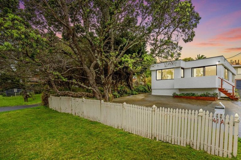 Photo of property in 2/41 Merriefield Avenue, Forrest Hill, Auckland, 0620