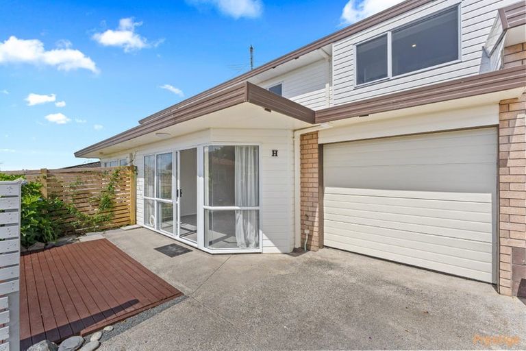 Photo of property in 130h Lakeside Drive, Orewa, 0931