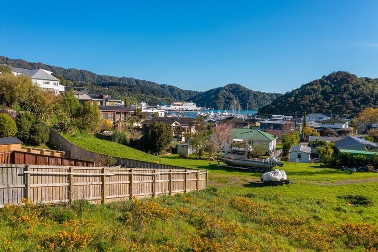 Photo of property in 12a Russell Street, Picton, 7220