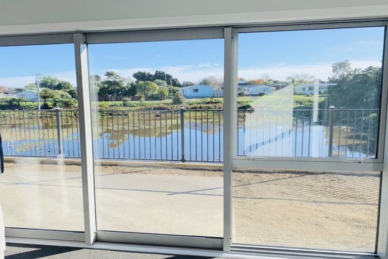 Photo of property in 28 Koru Loop, Paraparaumu, 5032