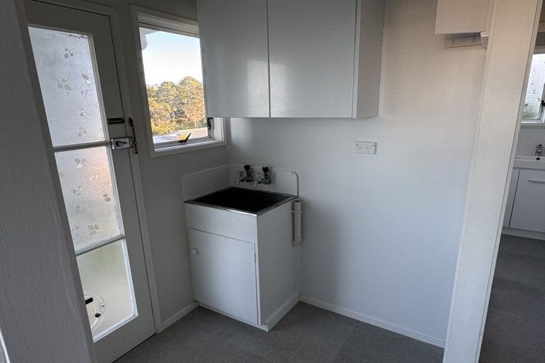 Photo of property in 2/57 Coronation Road, Hillcrest, Auckland, 0627