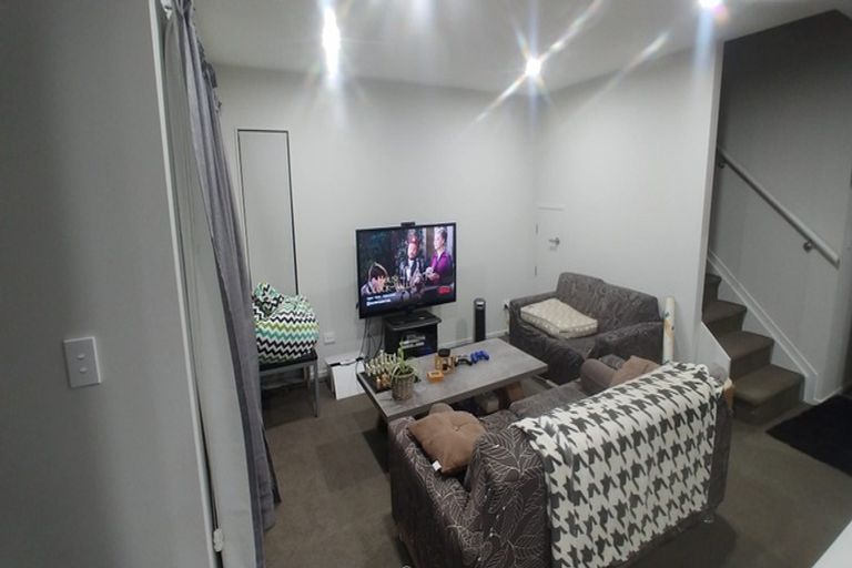 Photo of property in 13 Tribute Loop, Takanini, 2112