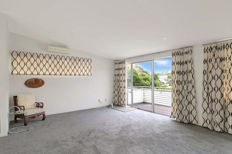 Photo of property in 20 Tiketike Way, Brooklyn, Wellington, 6021