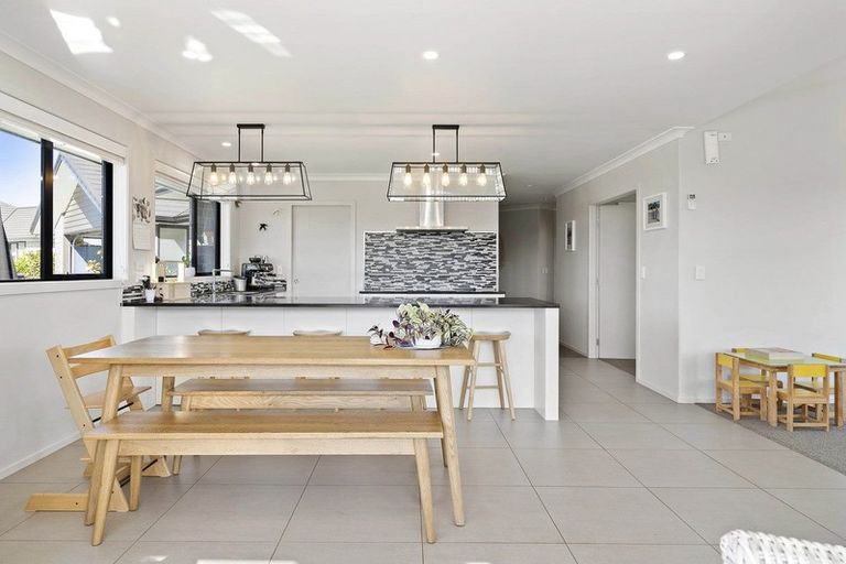 Photo of property in 15 Mike Smith Drive, Cambridge, 3434