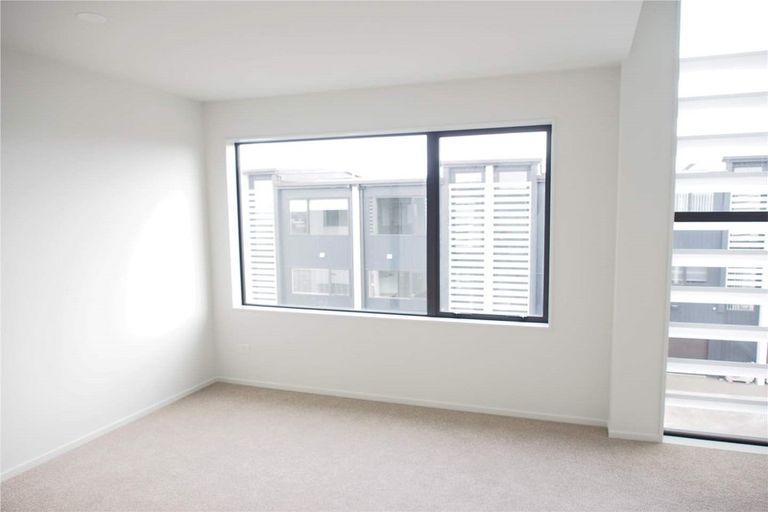 Photo of property in 38 Memorial Park Lane, Hobsonville, Auckland, 0618