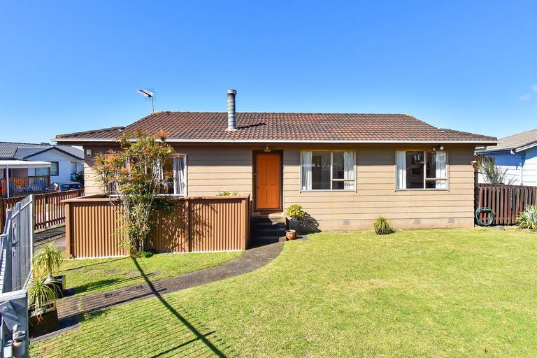 Photo of property in 55 Catkin Crescent, Papatoetoe, Auckland, 2025