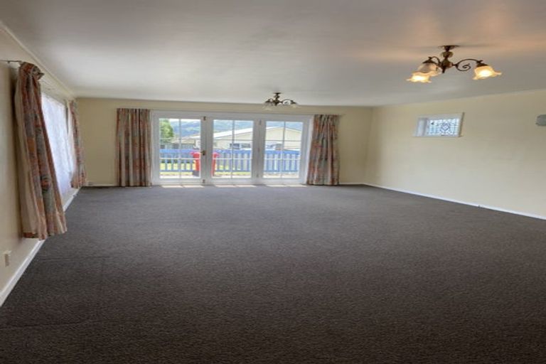 Photo of property in 22 Hay Street, Wainuiomata, Lower Hutt, 5014
