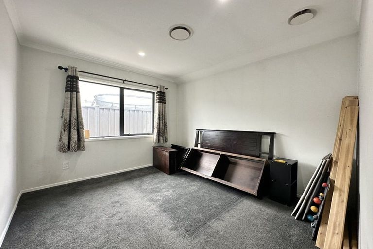 Photo of property in 33 Hopkirk Avenue, Wallaceville, Upper Hutt, 5018