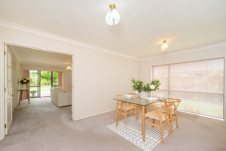 Photo of property in 112 John F Kennedy Drive, Milson, Palmerston North, 4414