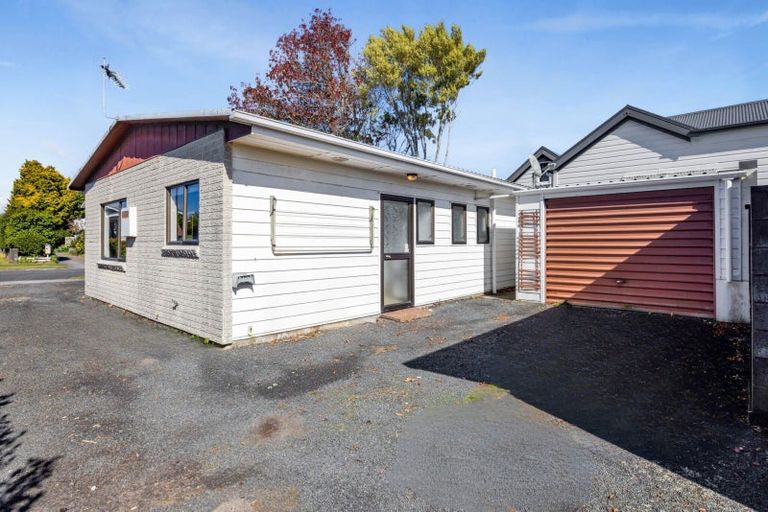 Photo of property in 1 Hawea Street, Merrilands, New Plymouth, 4312