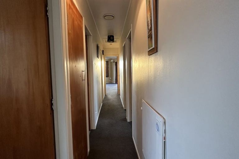 Photo of property in 9 Omega Street, Newlands, Wellington, 6037