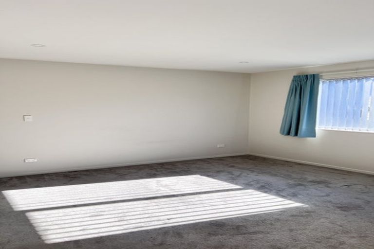 Photo of property in 19a Minaret Drive, Bucklands Beach, Auckland, 2014