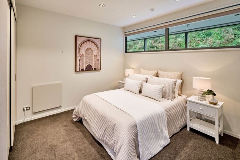 Photo of property in Patent 326 Apartments, 504s/326 Evans Bay Parade, Hataitai, Wellington, 6021