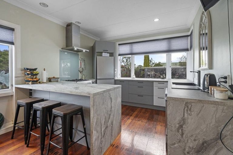 Photo of property in 136 Featherston Street, Palmerston North, 4410