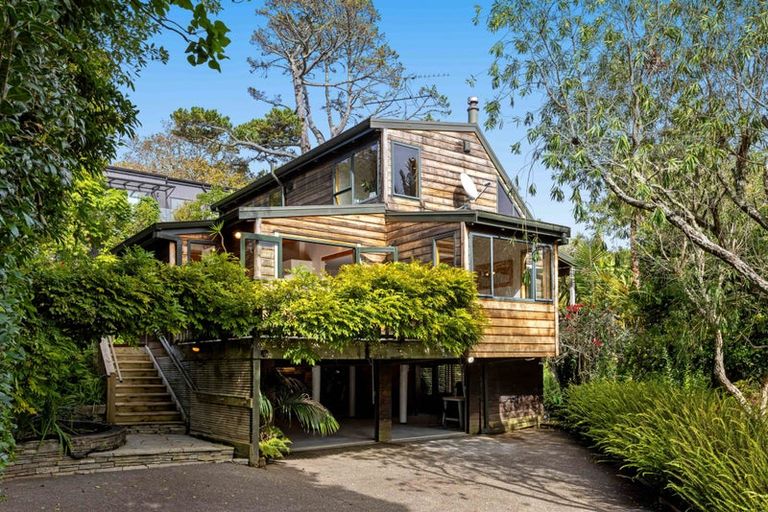 Photo of property in 1/234 Beach Road, Campbells Bay, Auckland, 0630