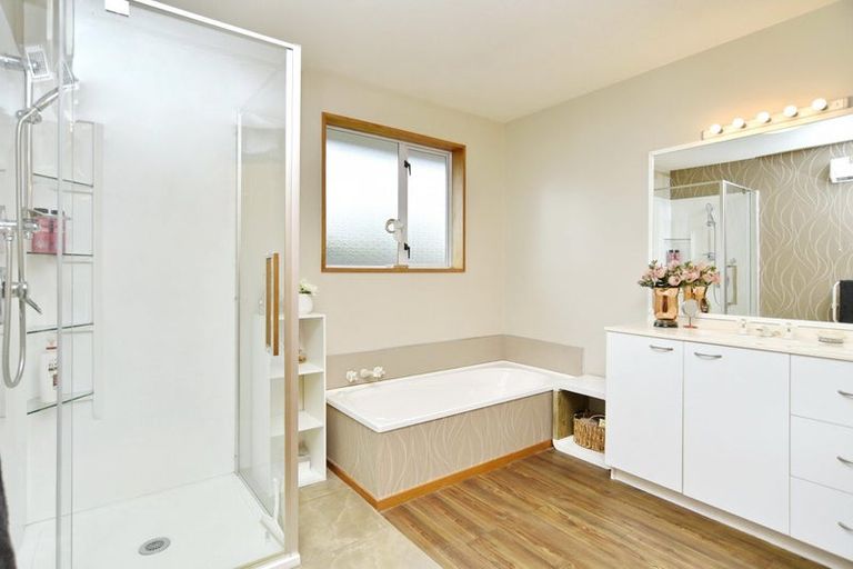Photo of property in 66 Dunedin Street, Redwood, Christchurch, 8051
