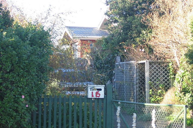 Photo of property in 16 Percival Road, Paraparaumu Beach, Paraparaumu, 5032