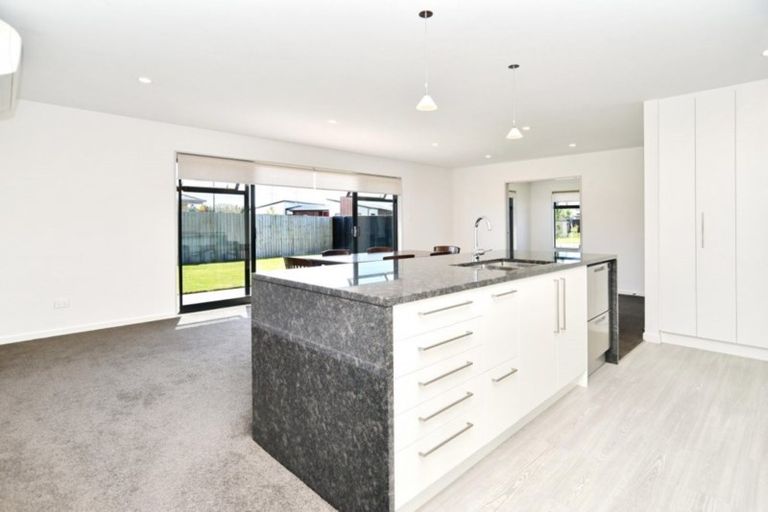 Photo of property in 123 Rannoch Drive, Broomfield, Christchurch, 8042