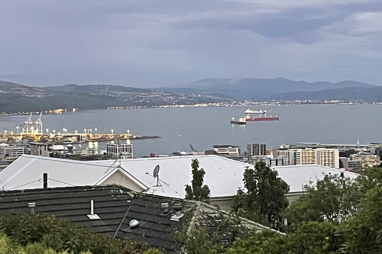 Photo of property in 27a Tanera Crescent, Brooklyn, Wellington, 6021