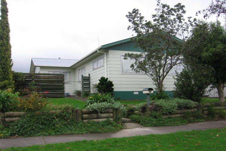 Photo of property in 51 Hillcrest Drive, Kelvin Grove, Palmerston North, 4414