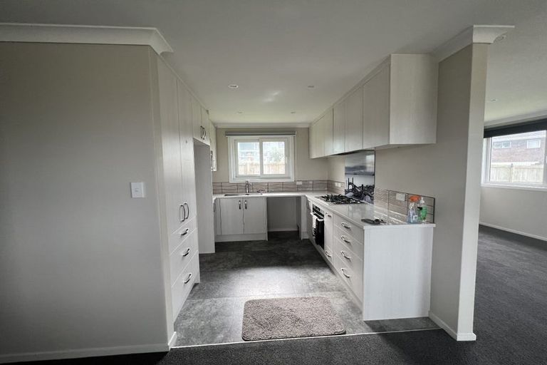 Photo of property in 34 Donovan Avenue, Massey, Auckland, 0614