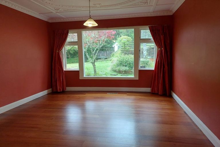 Photo of property in 6 Highland Crescent, Wadestown, Wellington, 6012