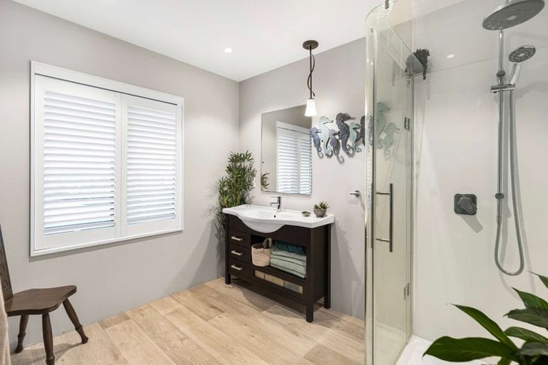 Photo of property in 1 Strachan Way, Highbury, Palmerston North, 4412