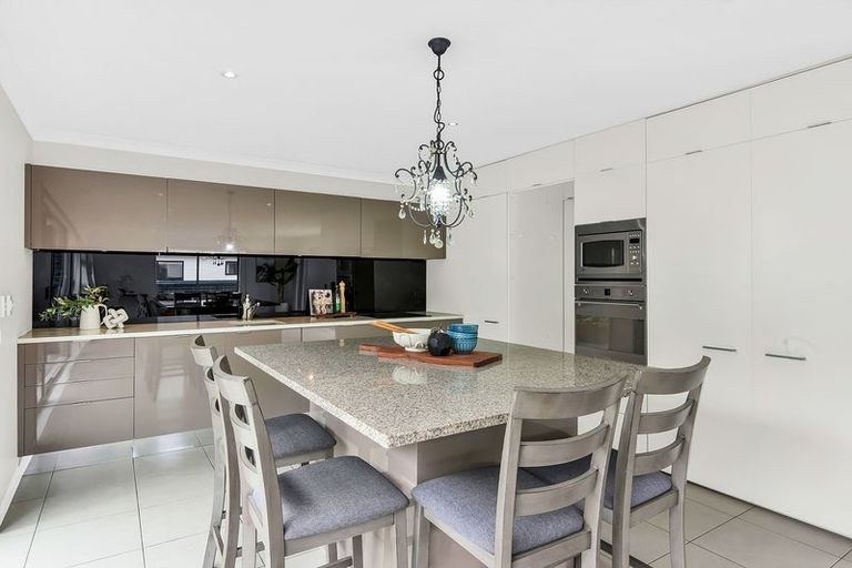Photo of property in 185 Te Moana Road, Waikanae, 5036
