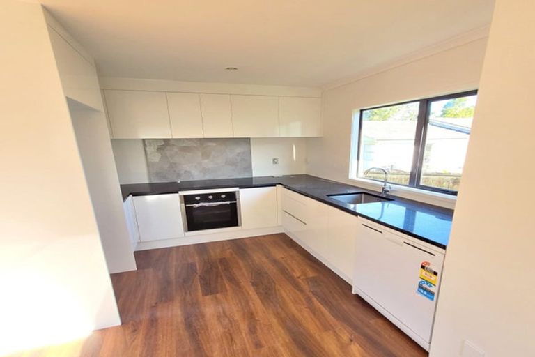 Photo of property in 81 Oreil Avenue, West Harbour, Auckland, 0618