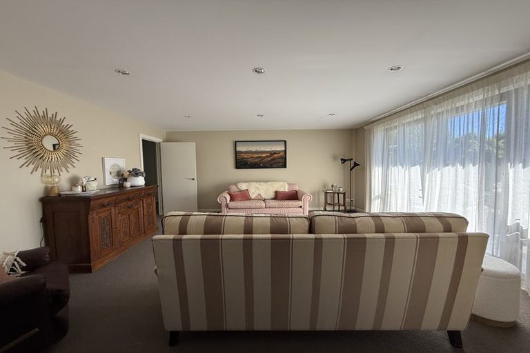 Photo of property in 18 Kelliher Drive, Wanaka, 9305