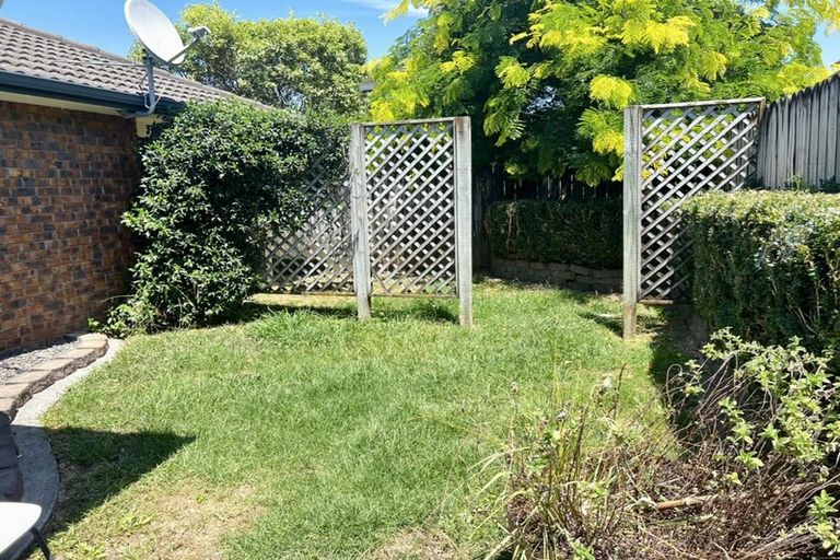 Photo of property in 12 Senator Drive, Manurewa, Auckland, 2105