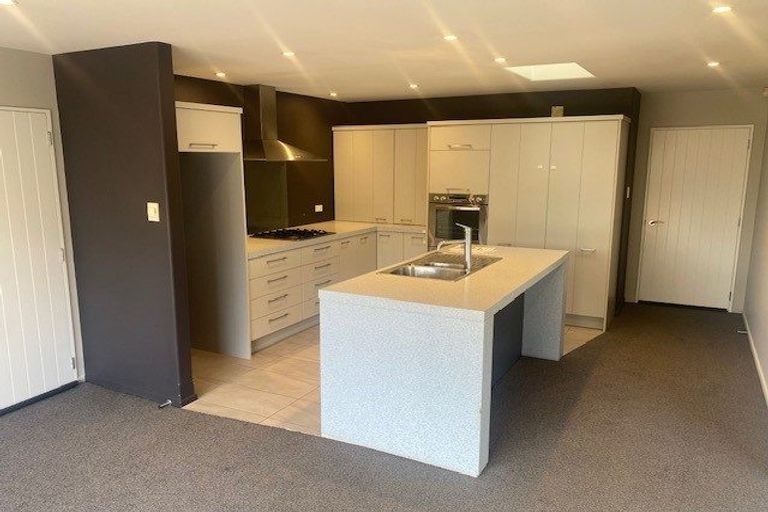 Photo of property in 26 Foresters Crescent, Parklands, Christchurch, 8083