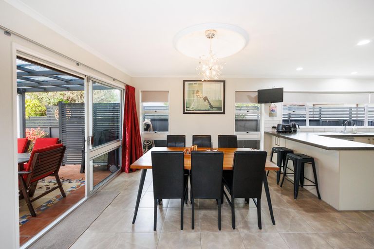 Photo of property in 52 Kentucky Way, Awapuni, Palmerston North, 4412