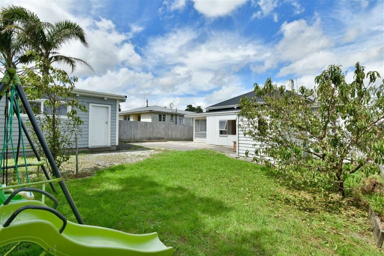 Photo of property in 36 Karaka Street, Helensville, 0800