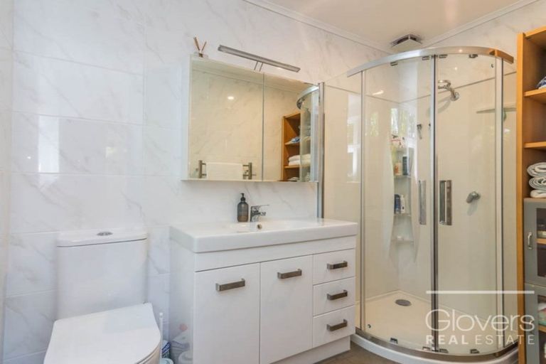 Photo of property in 23 Wood Bay Road, Titirangi, Auckland, 0604